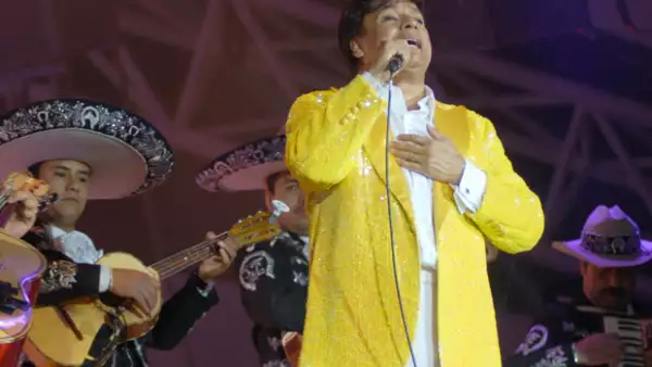 Según ha informado la periodista Mara Patricia Castañeda, el cuerpo del cantante fue cremado en California el lunes por la noche.