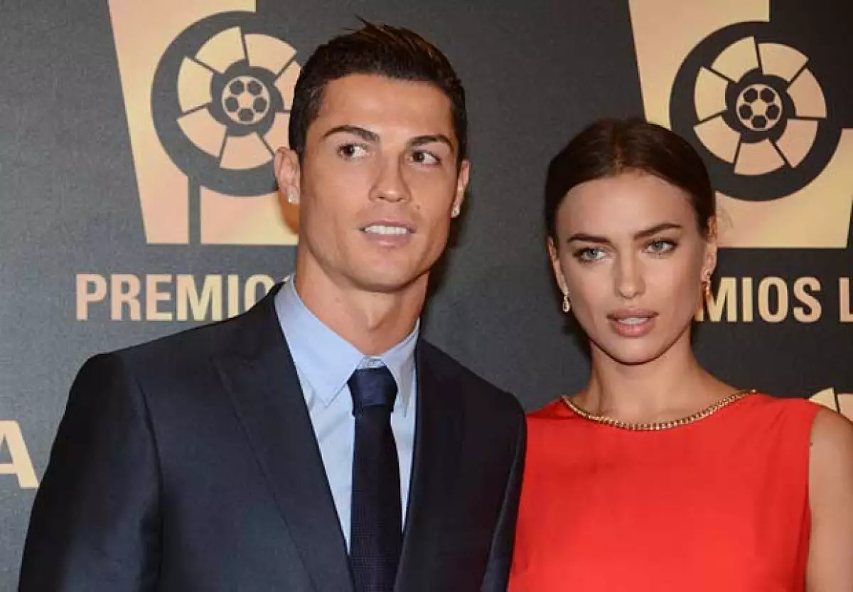Luego de cinco años de relación, el futbolista decidió terminar a su novia debido a que ella se negó a ir a Portugal para el cumpleaños de su madre.