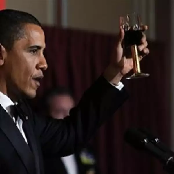 Obama se mostró nostálgico cuando recibió su medalla y reconocimiento por ser nombrado El Premio Nobel de la Paz.