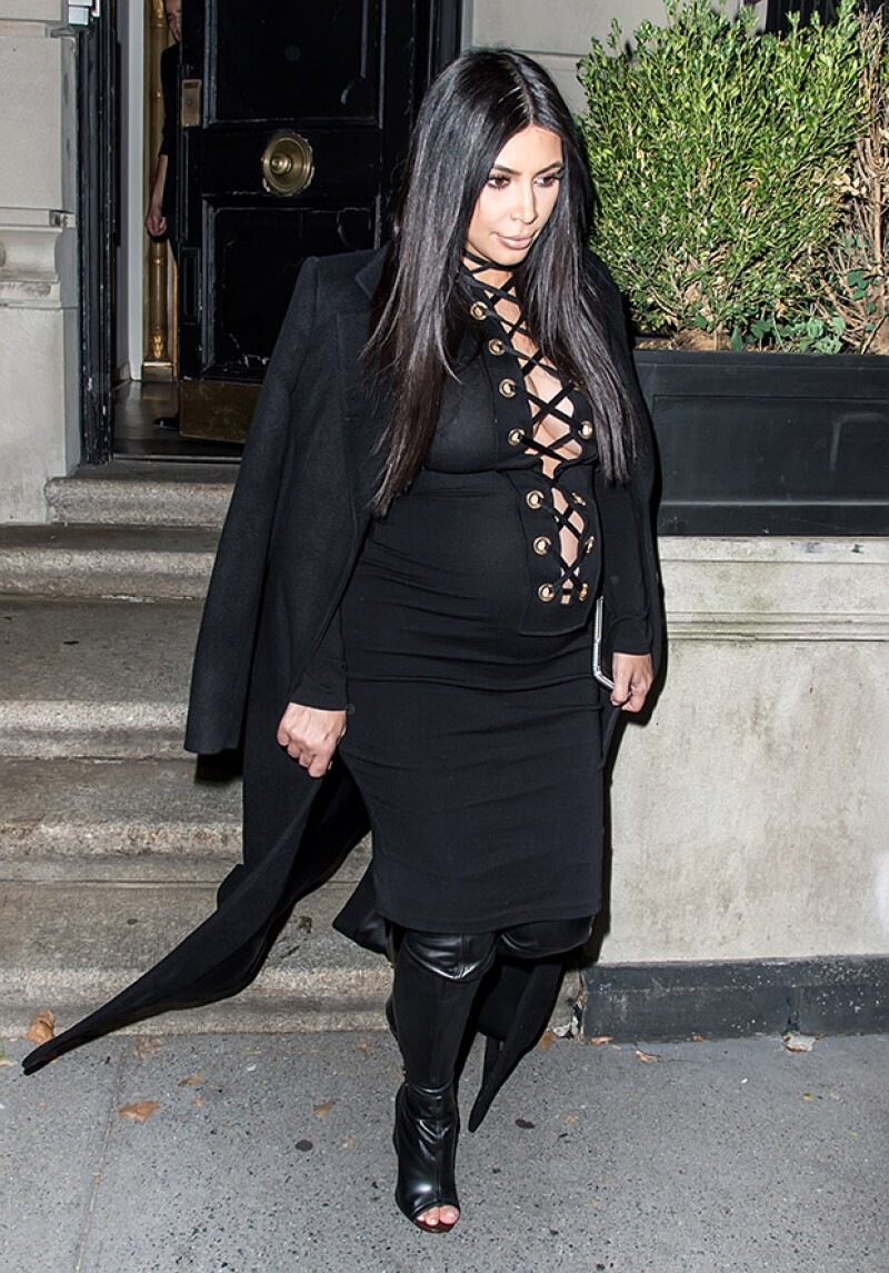 Durante sus embarazos, Kim se ha arriegado con looks reveladores.