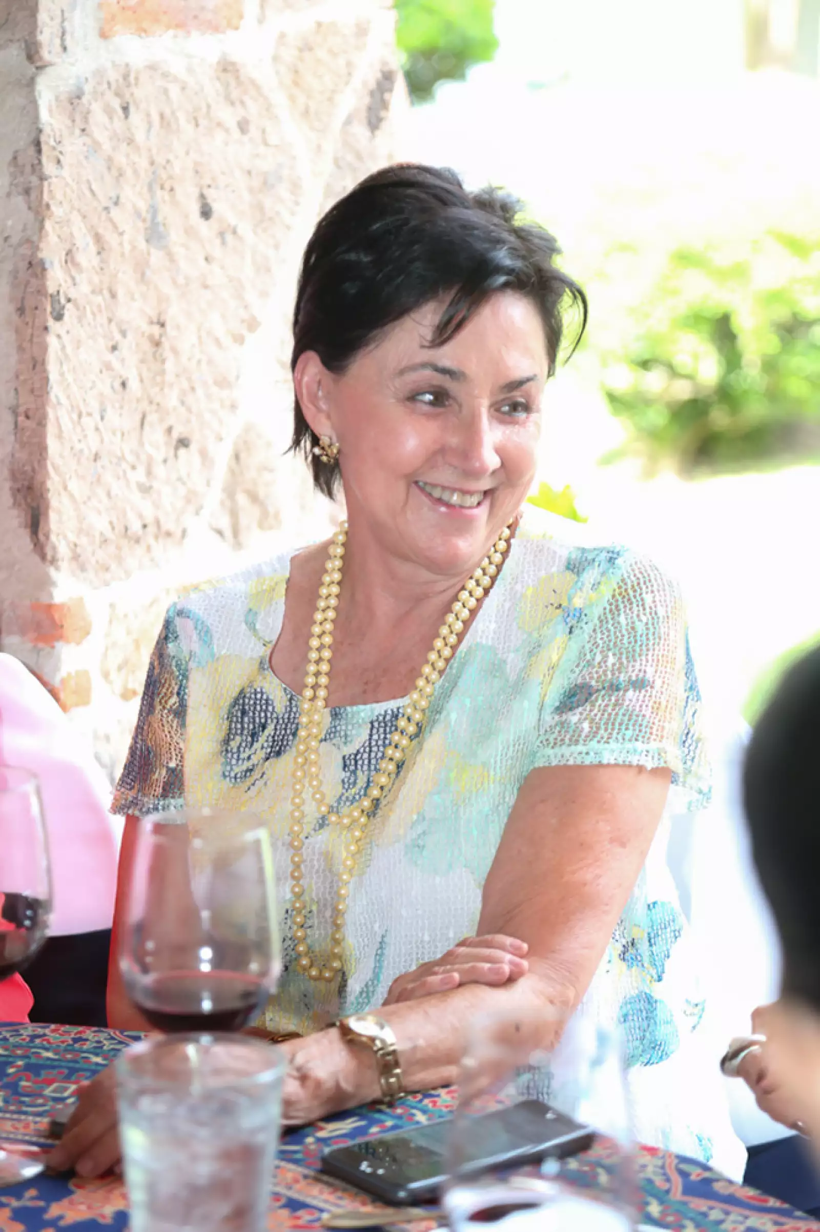 Rosita Watanabe entre amigas