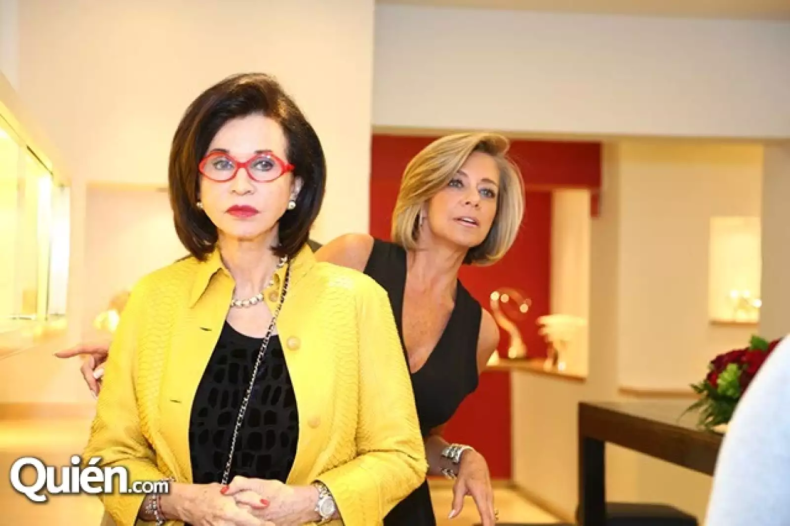 Pepita Serrano y Emilia Gil