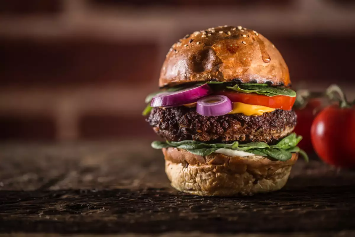 ¿Dónde nació la primera hamburguesa? Aquí los detalles
