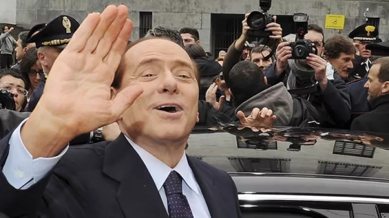 berlusconi a su llegada al tribunal de milan