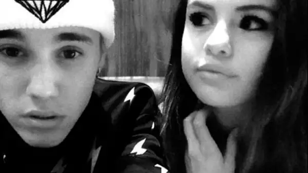 La publicación de unas fotos de Justin con su nueva novia ha desatado una serie de confesiones, entre las que se encuentra un supuesto romance de Selena con el ex One Direction.