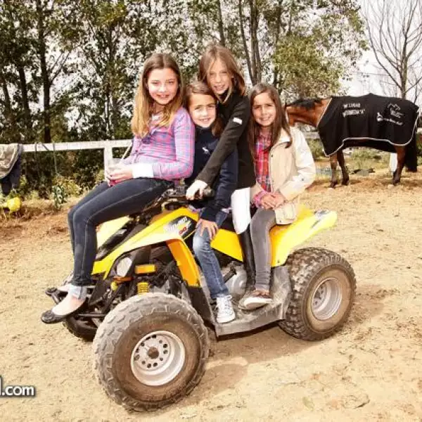 María José NoriegCasilda Riva,Paulina Vega,Lorenza O´Farrill