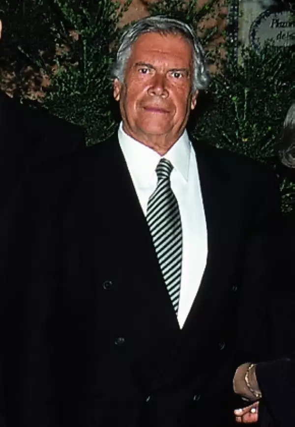 Jacky Bracamontes dio a conocer el sábado por la noche que Enrique Fuentes León había fallecido.