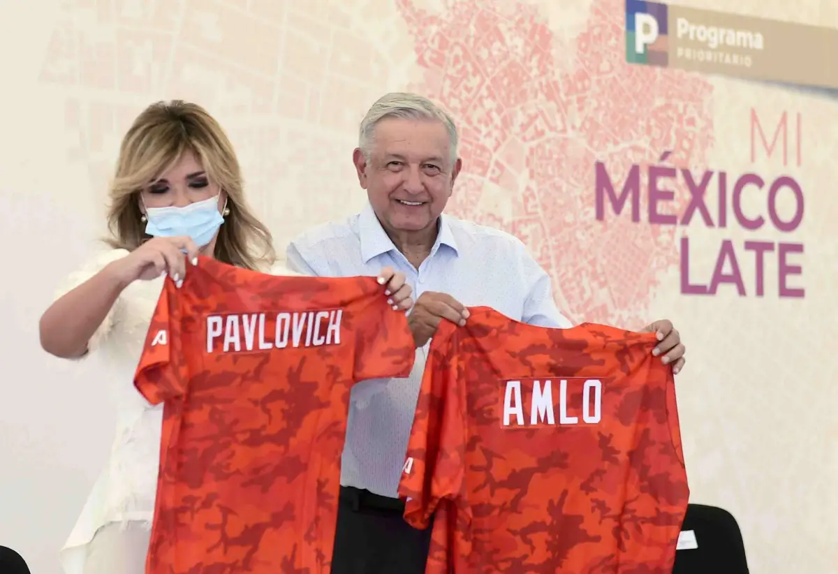 Andrés Manuel López Obrador, Presidente de México, y Claudia Pavlovich, gobernadora de Sonora, durante la presentación del Programa de Mejoramiento Urbano en Sonora.