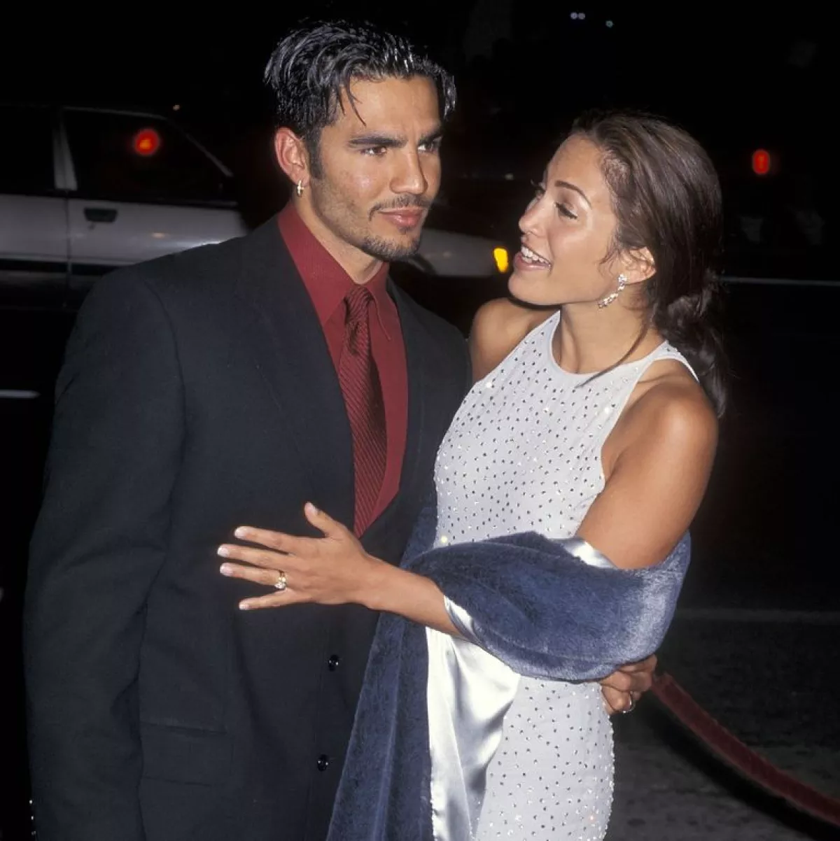 j.lo-ojani-noa-anillo