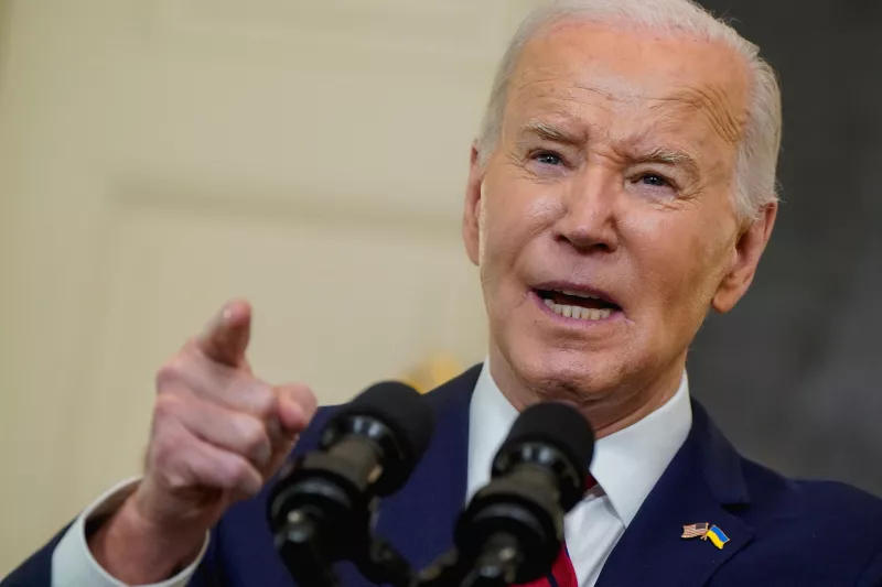 El presidente de los Estados Unidos, Joe Biden, habla después de promulgar un proyecto de ley que proporciona miles de millones de dólares de nueva ayuda a Ucrania para su guerra con Rusia, en la Casa Blanca en Washington, EE. UU., el 24 de abril de 2024.
