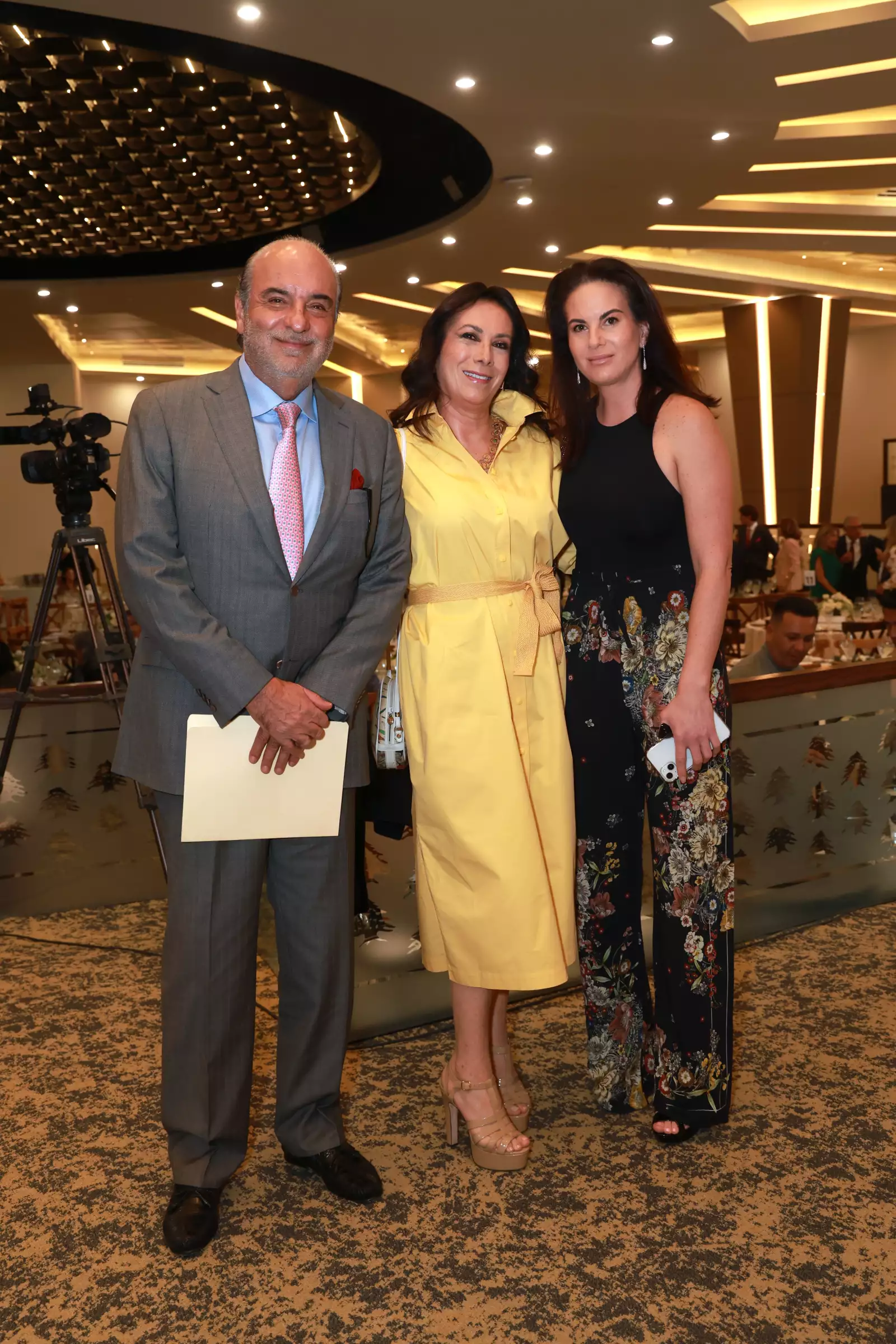 Emilio Checa Kalifa, Elena y Vanessa Checa 