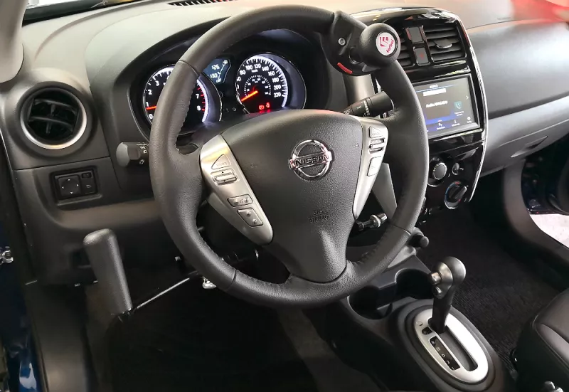 Nissan Versa Hand Control.jpg