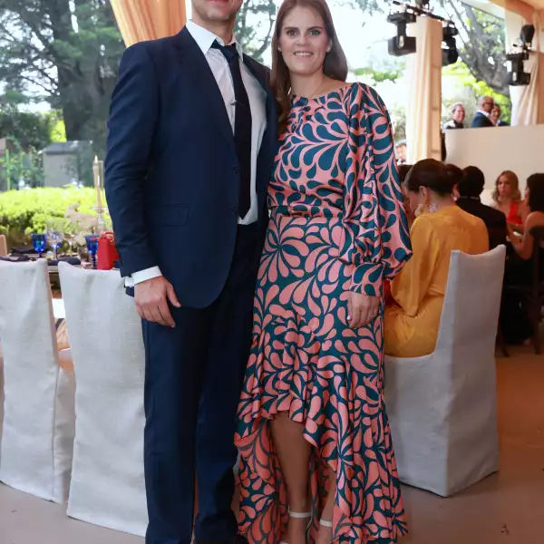 Julio Gómez y Mariel Cepeda 