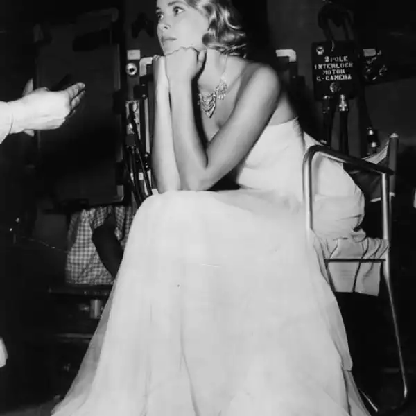 Hermes creó una bolsa en honor a Grace Kelly, quien la usó para ocultar su pancita durante uno de sus embarazos.