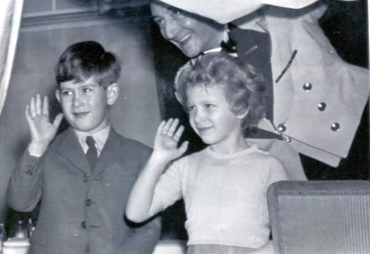 Príncipe Carlos y la princesa Ana