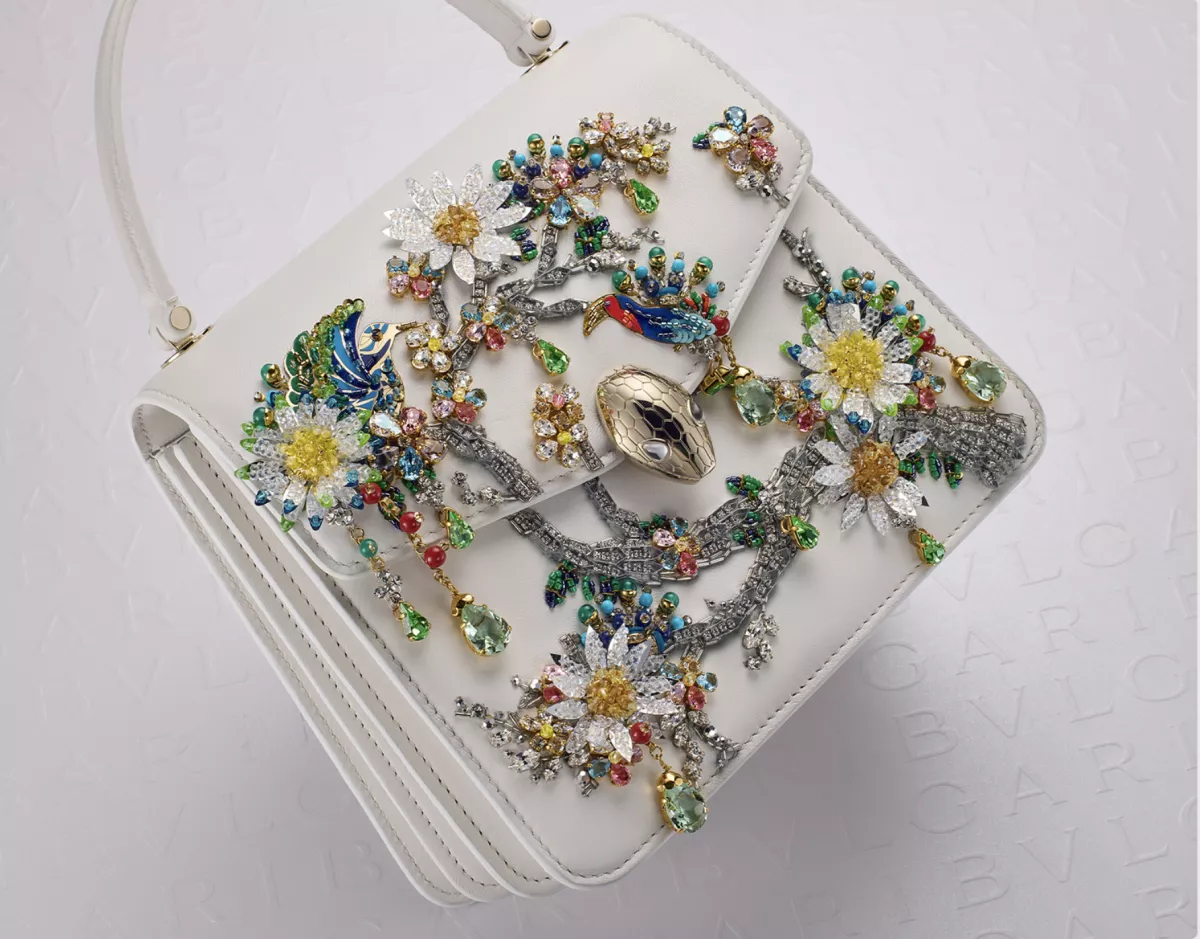 Bulgari anuncia a Mary Katrantzou como su nueva directora creativa de accesorios