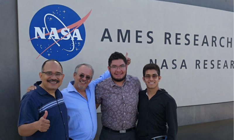 MEXICANOS NASA