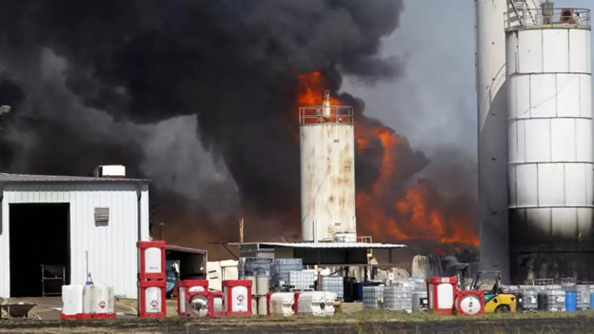 Una planta química se incendia en Texas