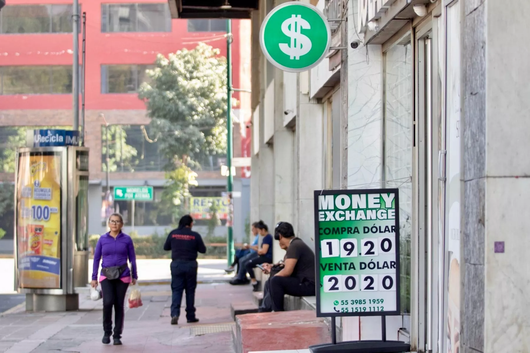 Noticias sobre aranceles e inflación en EU aprecian al peso: así cerró el tipo de cambio