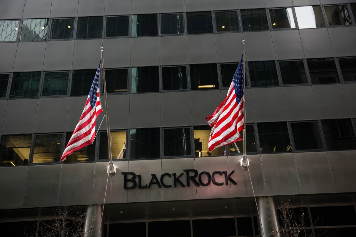 I2 es propiedad de Black Rock, con sede en Nueva York.
