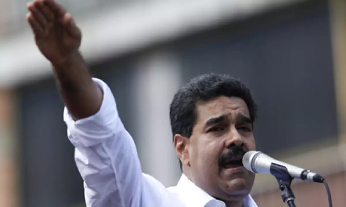 Maduro dijo que su Gobierno prepara nuevas leyes para limitar las ganancias de los negocios. (Foto: Reuters)