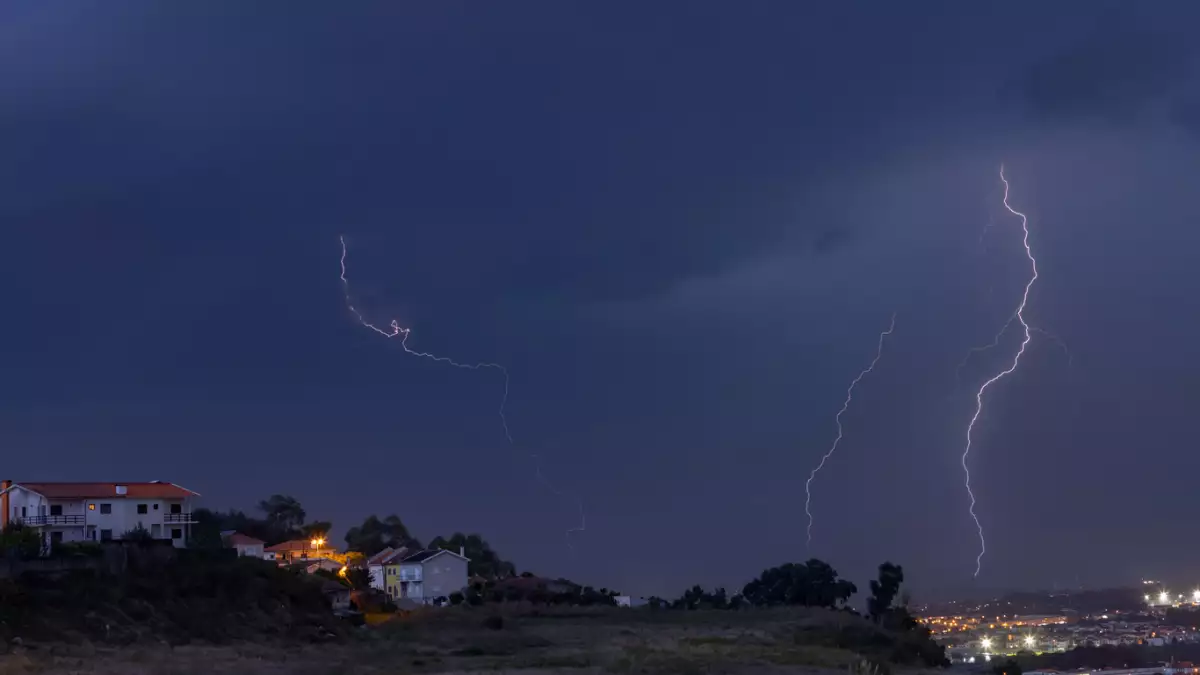 Tormenta Claudia deja tres muertos en Portugal y causa inundaciones en Gran Bretaña