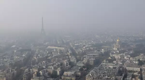 Las postales de París a inicios de la primavera de 2015 se vieron eclipsadas por los altos niveles de esmog.