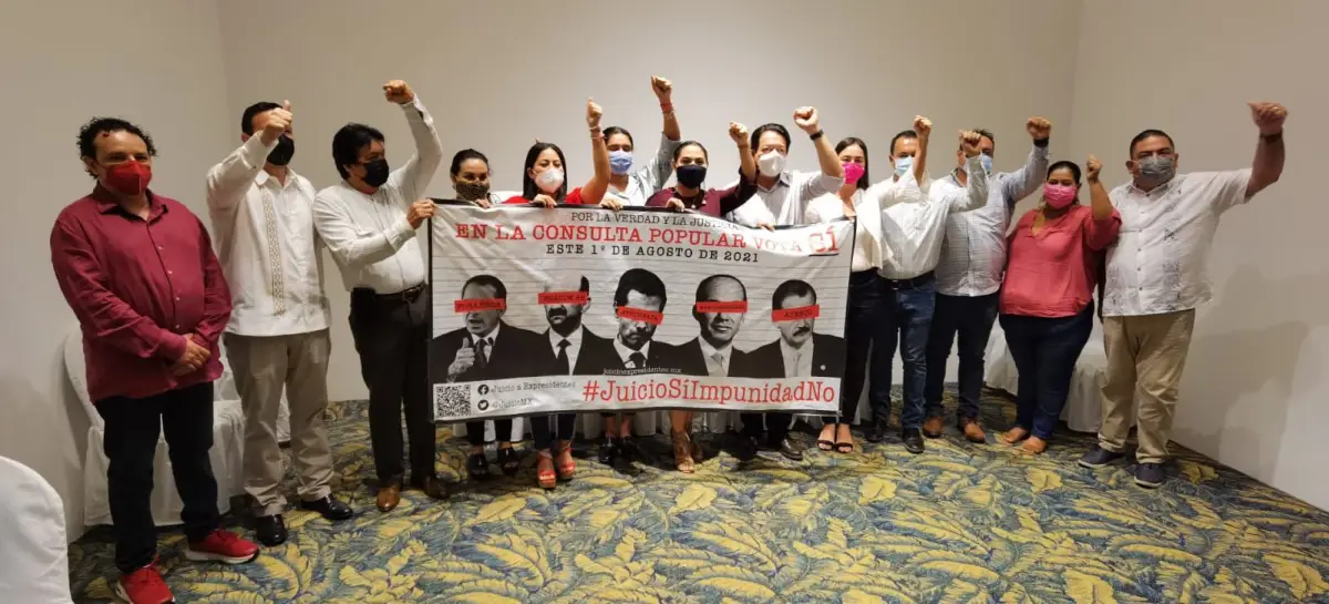 Mario Delgado sostiene manta en demanda de juicio a expresidentes (Morena-va-contra-expresidentes)