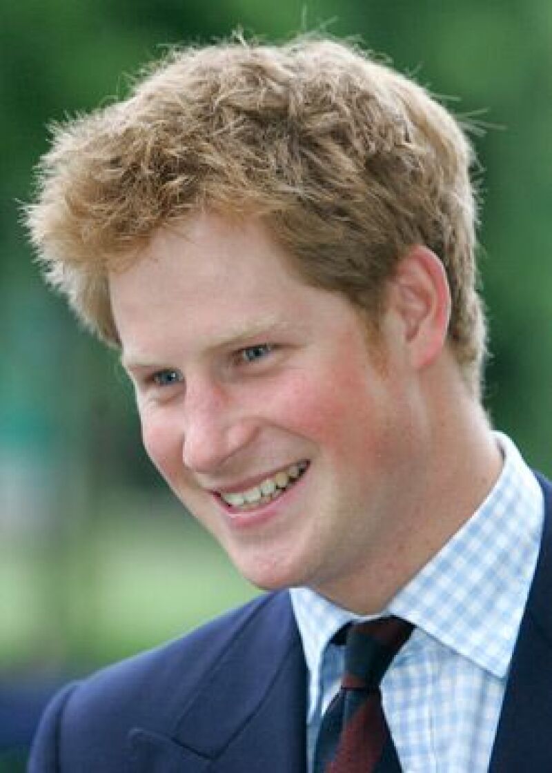 El hijo menor de Carlos de Inglaterra se excusará con su compañero a quien llamó `paki´, y otros soldados, en el almuerzo que se celebrará en el palacio de St. James en abril.