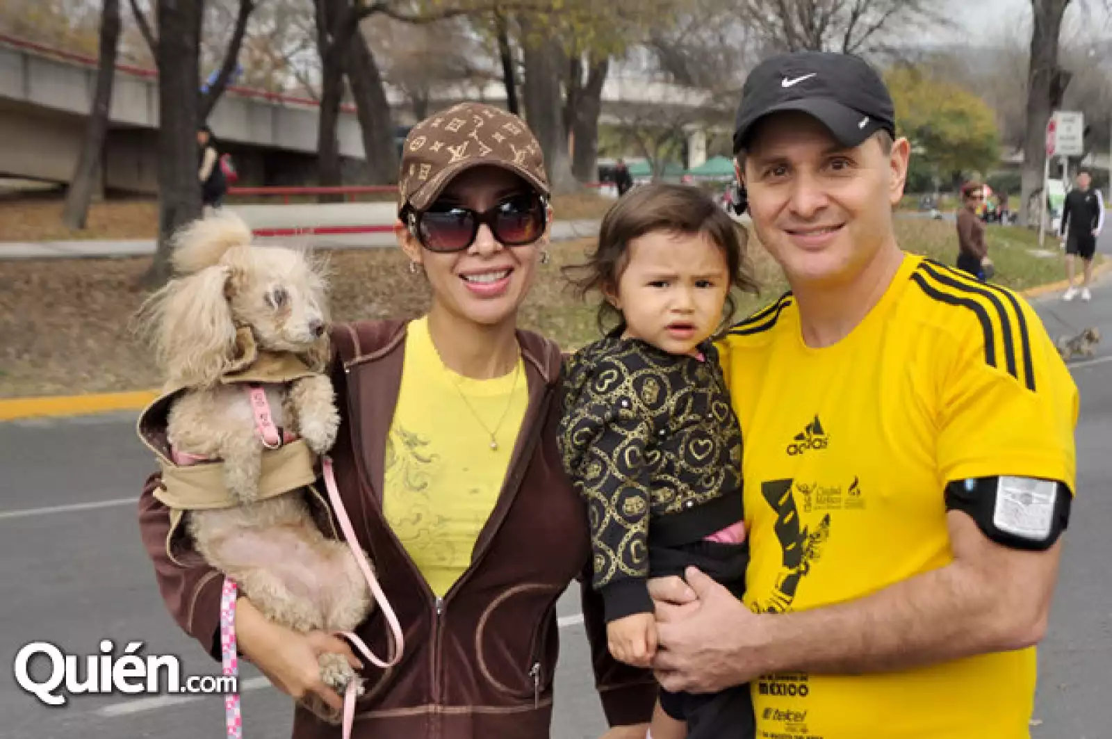 Mía,Anaiz Rodríguez,Victoria Velez y Luis Velez