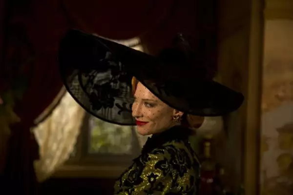 Cate Blanchett, como la madrastra malvada, le hará la vida imposible a Cenicienta.