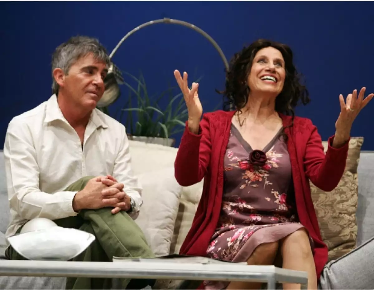 "La casa limpia" estará hasta el 29 de mayo en el Centro Cultural Helénico.