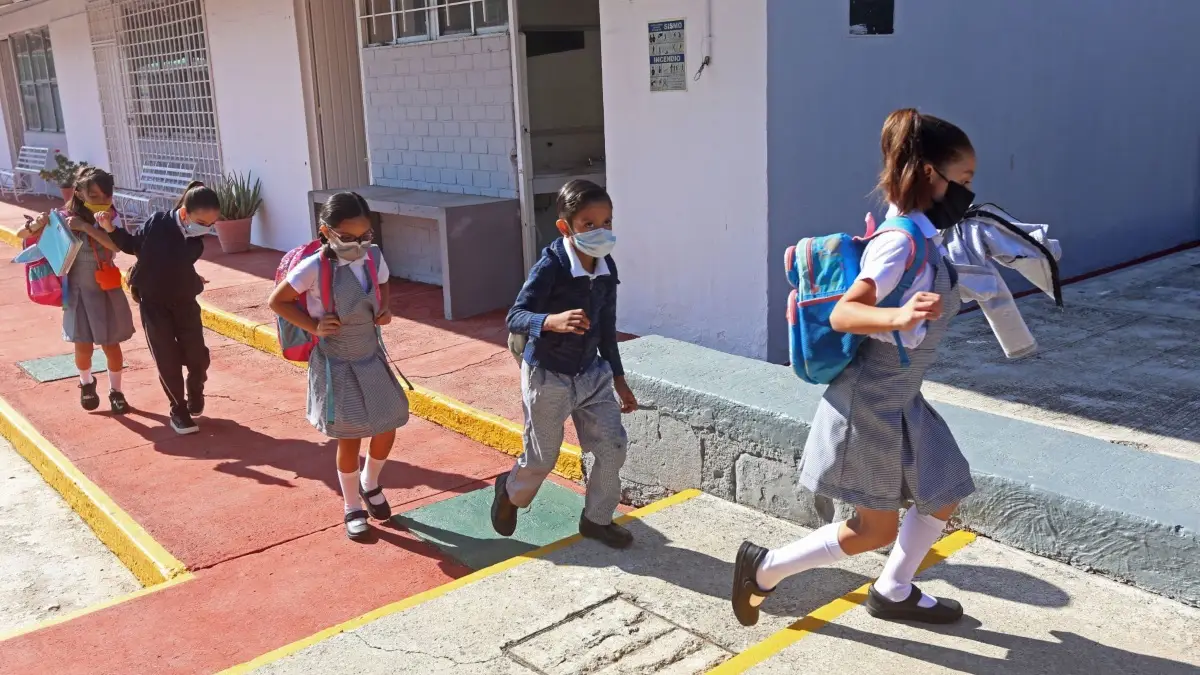 Niños en escuela.jpeg