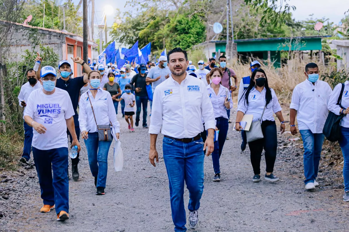 Miguel Ángel Yunes Márquez en campaña 