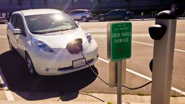 auto el�ctrico de EU