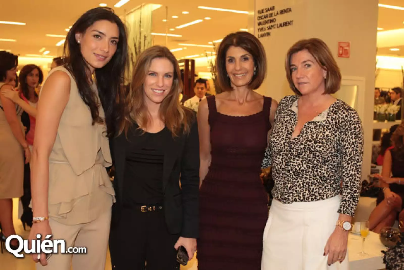 Katyna Quintana,Ninfa Salinas,Martha Pandal,Cristina Lazcurain