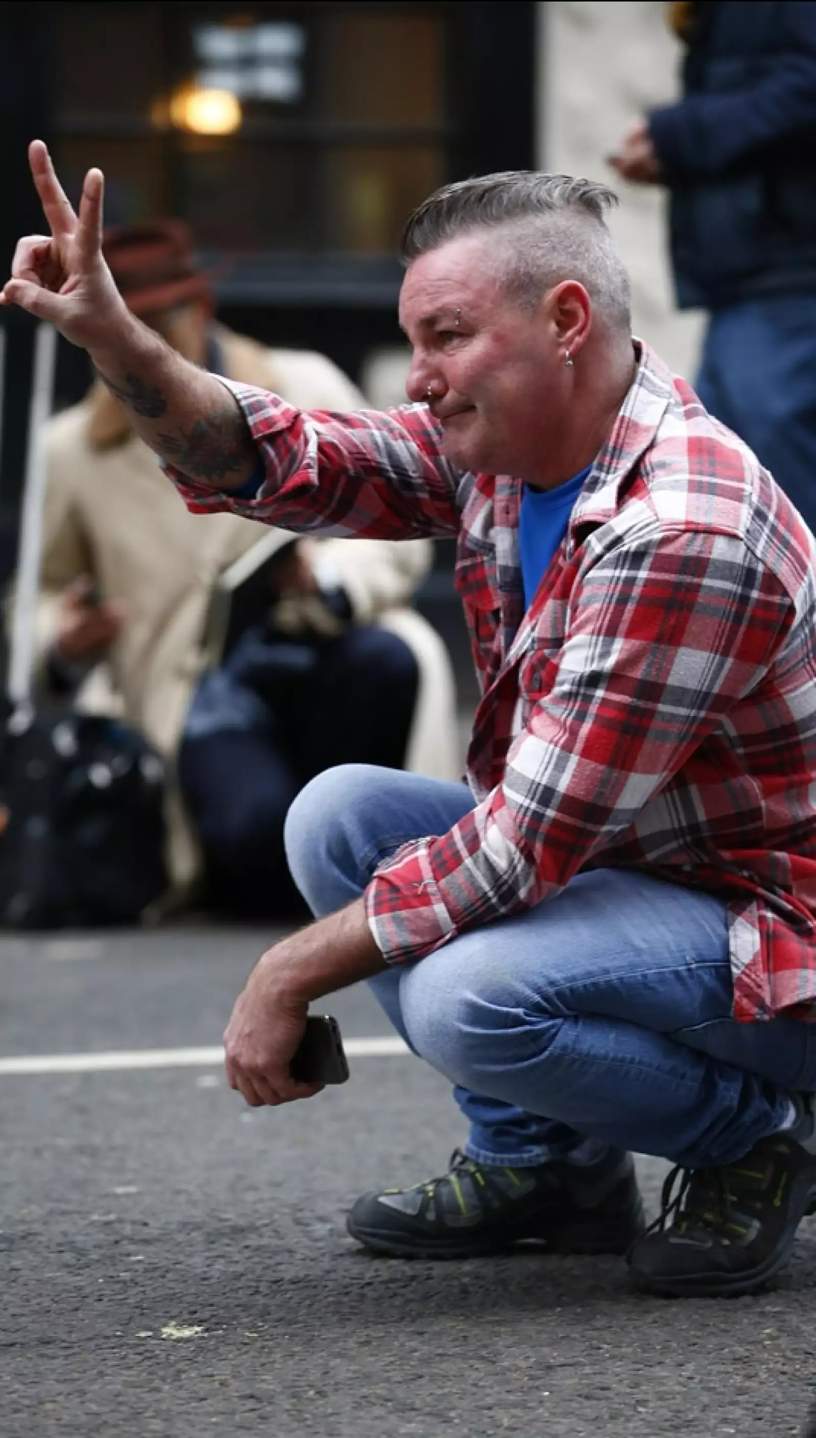 un asiduo del clutha pub reacciona al accidente