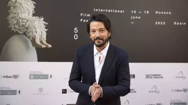 Diego Luna Receives Huesca International Film Festival Honorary Award