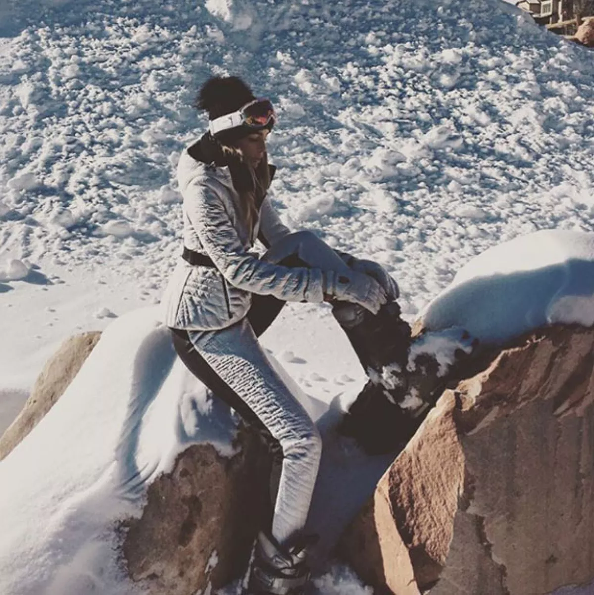 Belinda publicó esta foto en su Instagram, pero no dice si está de vacaciones en la nieve o es un recuerdo de algún viaje.