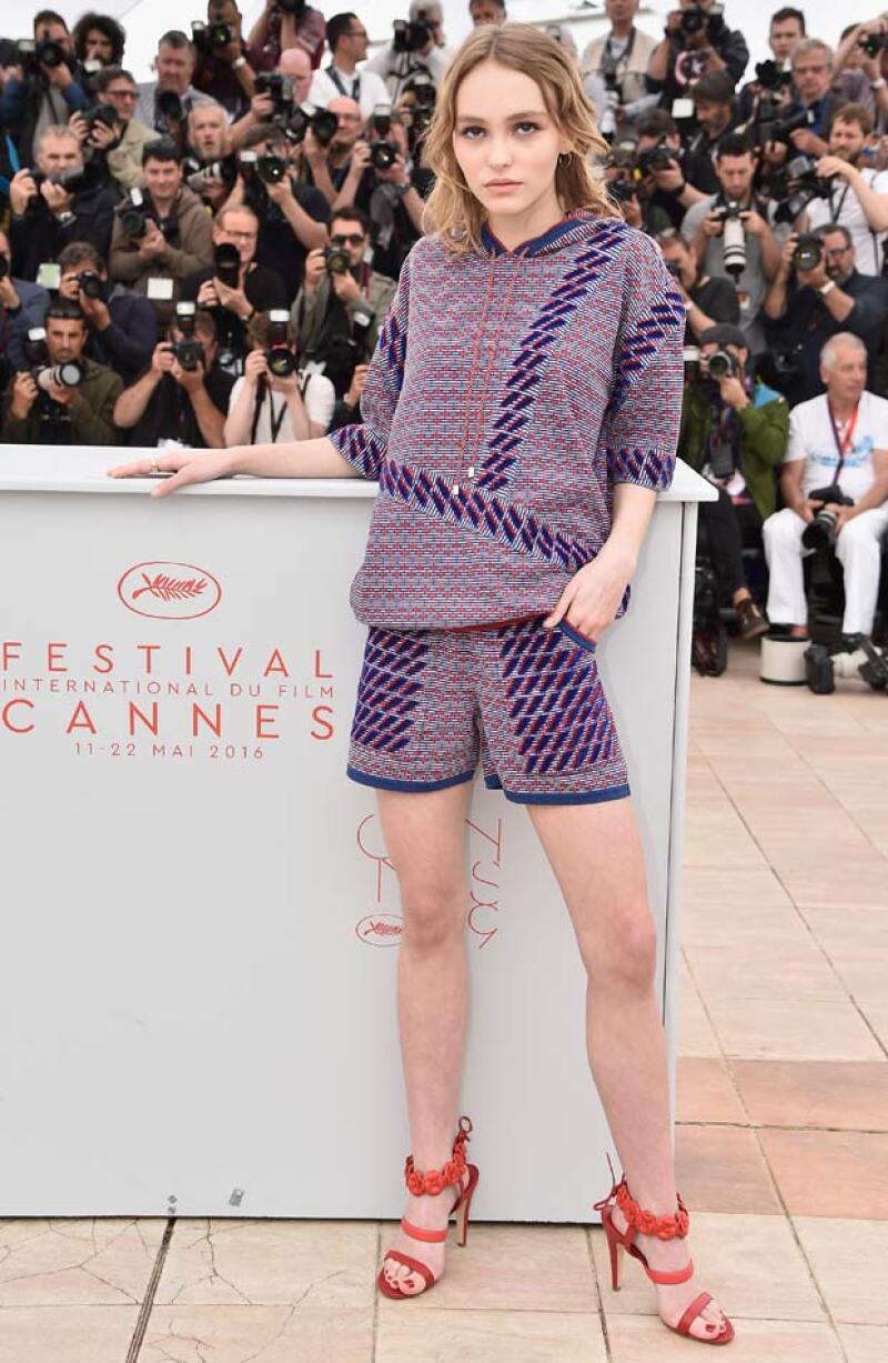 Lily Rose Depp defendió a su padre con un post en Instagram en el que lo llama la persona más tierna y amorosa que ha conocido.