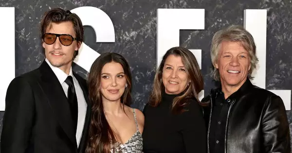 Jake Bongiovi, Millie Bobby Brown, Dorothea Hurley y Jon Bon Jovi.