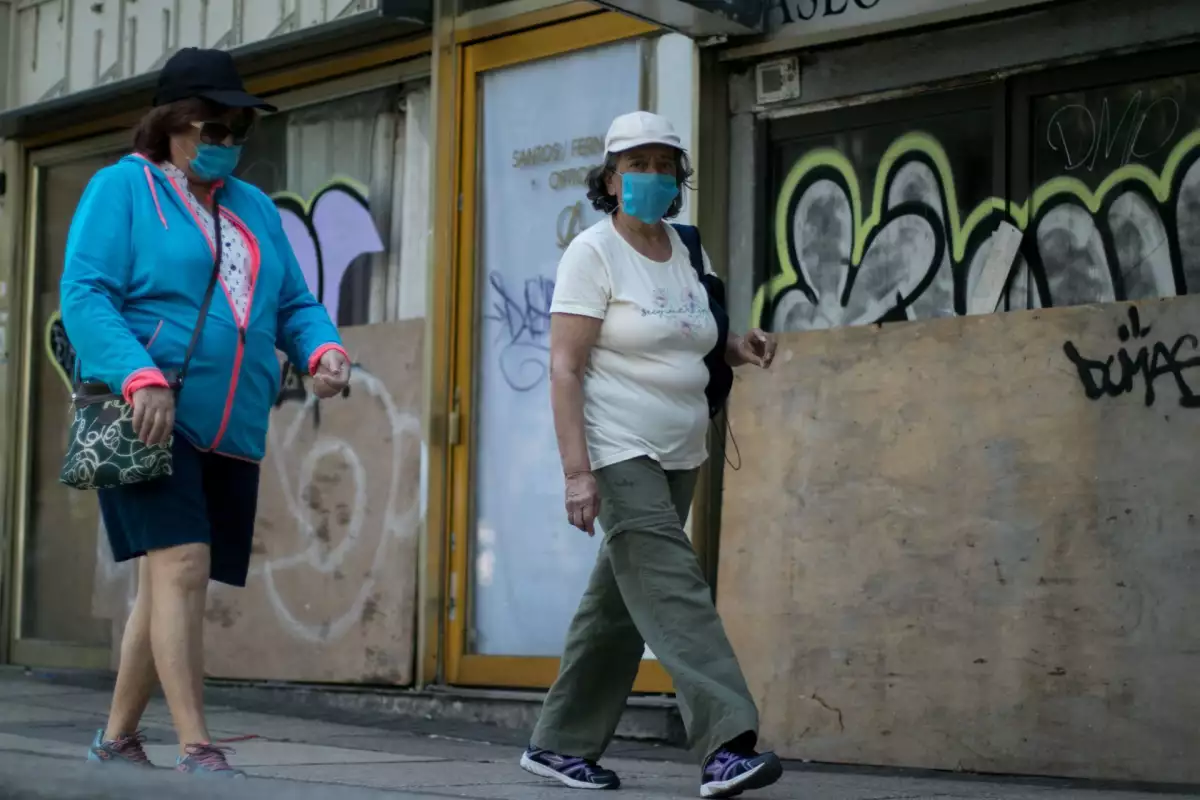 Medidas de prevención ante la entrada en la fase 2 de contagio de Covid-19,  sobre avenida Paseo de la Reforma.
