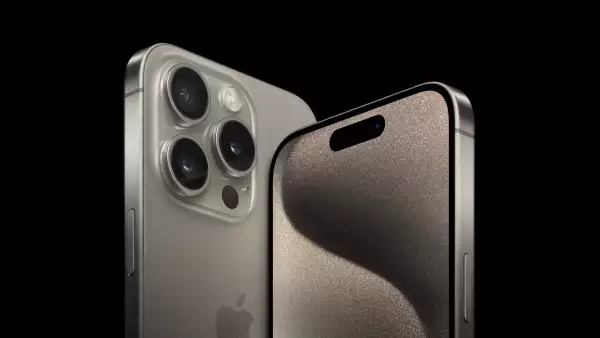 Apple-iPhone-15-Pro-lineup-hero-230912_Full-Bleed-Image.jpg.large_2x.jpg