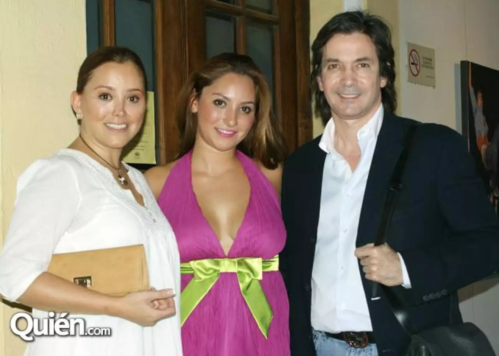 Mónica Gonza%u0301lez de Rami%u0301rez,Mariana Rami%u0301rez y Arturo Rami%u0301rez