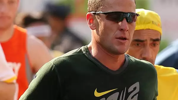 La Unión de Ciclismo Internacional anunció este lunes que a Armstrong se le retirarían sus títulos ganados en el Tour de France.