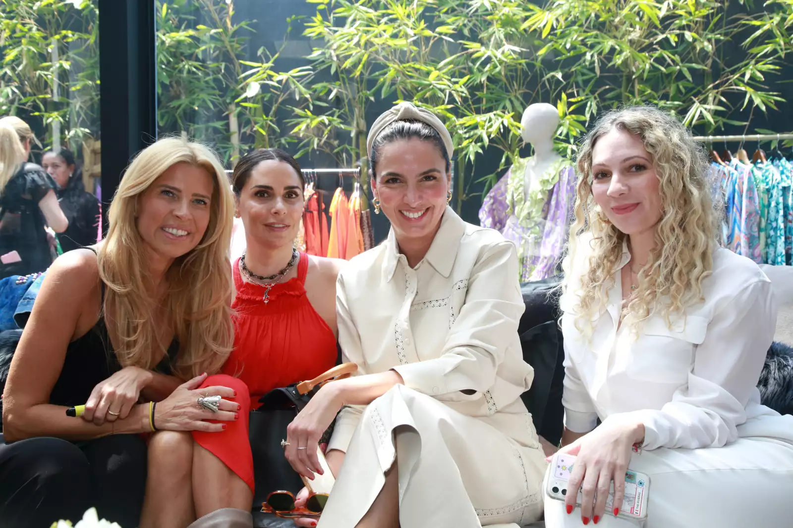 HILDA CALDERON DESFILE