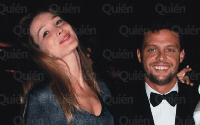 Carla, aquí de 28 años, posó bastante sensual al lado de Luismi, en ese entonces de 25.
