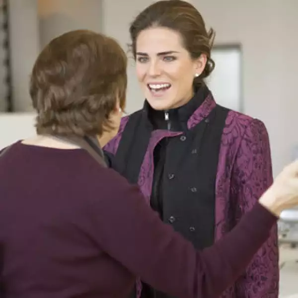 Karla Souza y Liza Gross