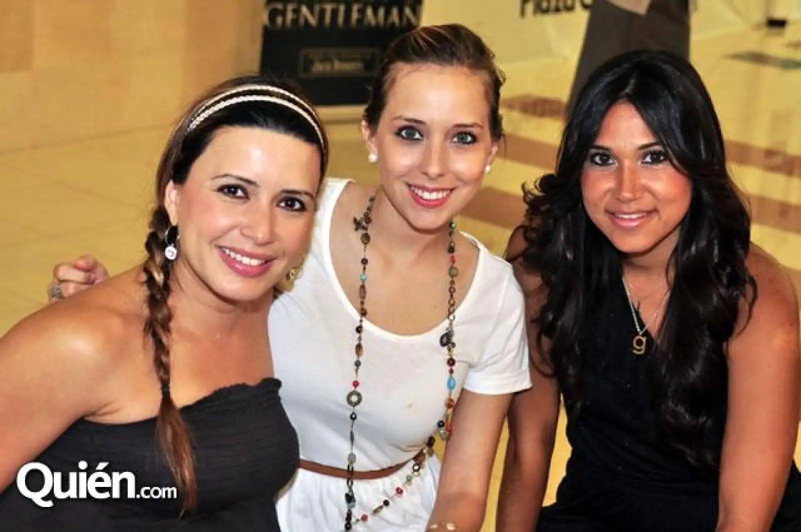Liliana Chavarria,Paola Dávila y Gaby Caballero