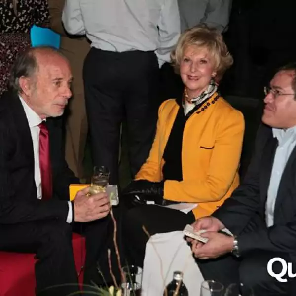 Marco Beteta entrega reconocimientos a los mejores Restaurantes